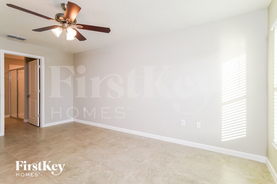 Building Photo - 341 S Haven Ct