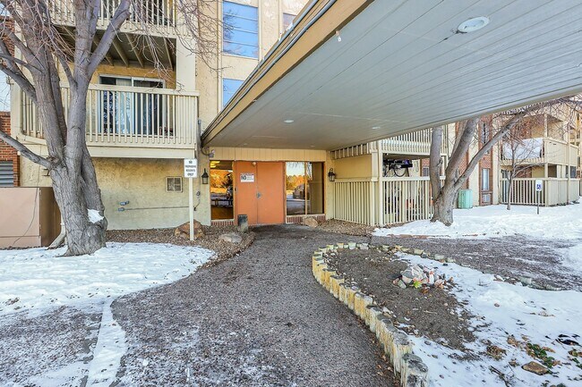 Building Photo - 1 Bedroom, 1 bath, 3rd floor Apartment