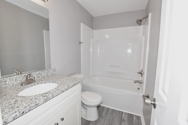 Building Photo - 4 BEDROOM HOME LOCATED IN SOUTH CHESEPEAKE. MUST SEE !!!!!!!!!!!