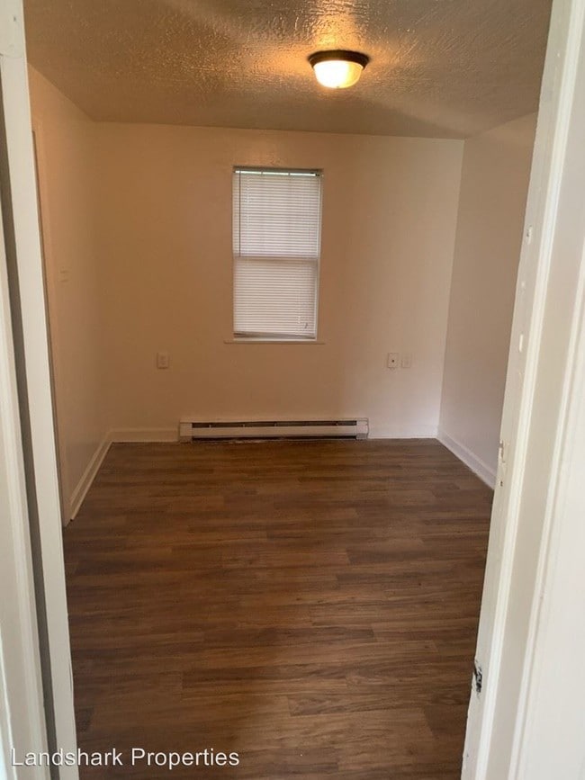 Building Photo - 1826 Clements Ave