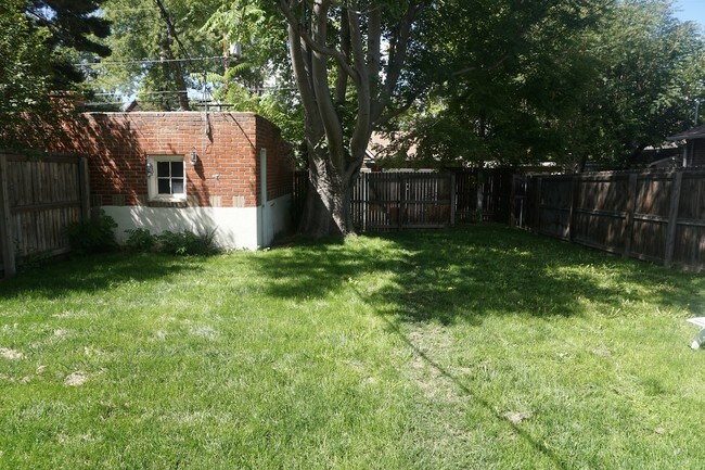 Building Photo - 717 S Emerson St