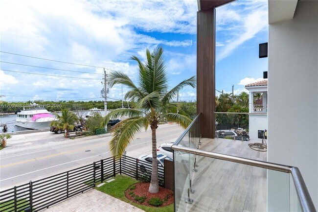 Building Photo - 5601 N Ocean Dr