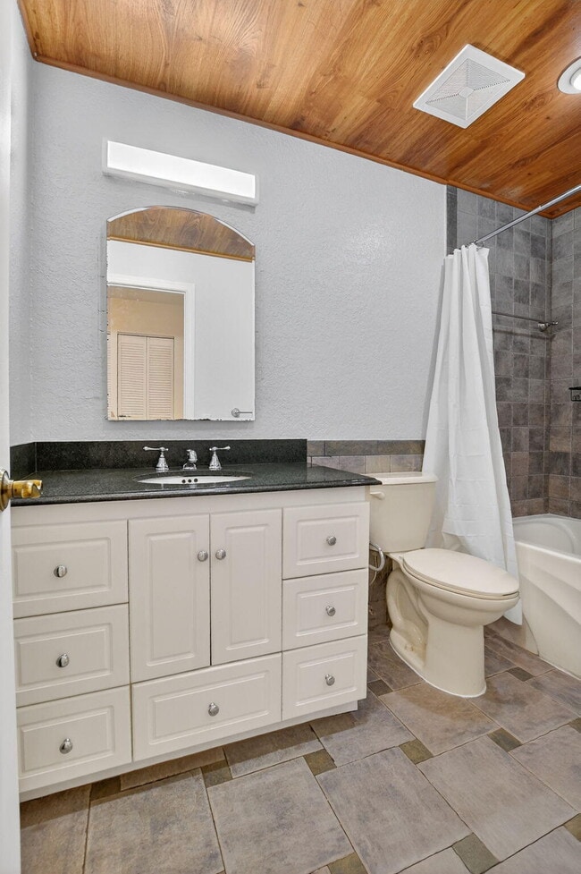 Building Photo - 6671 Via Regina