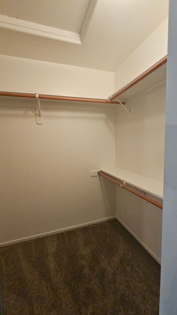 Building Photo - Great SW Location