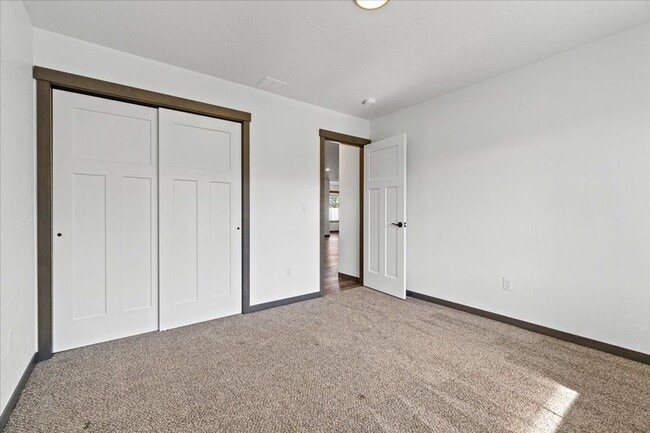Building Photo - Beautiful New home in Post Falls