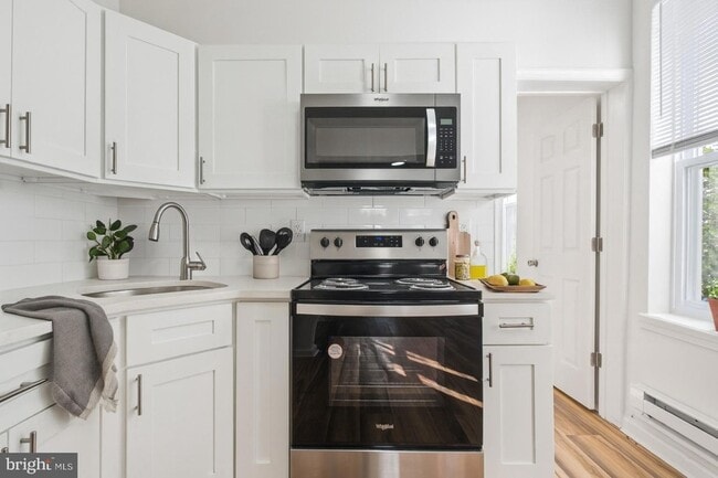 Building Photo - 4447 N 19th St