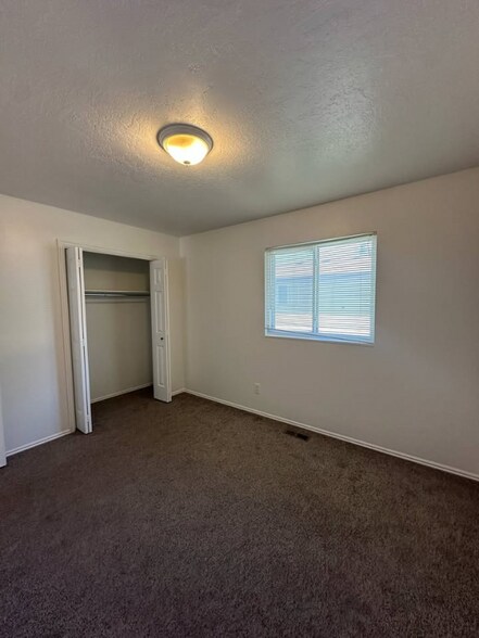 Building Photo - 976 S Freedom Blvd