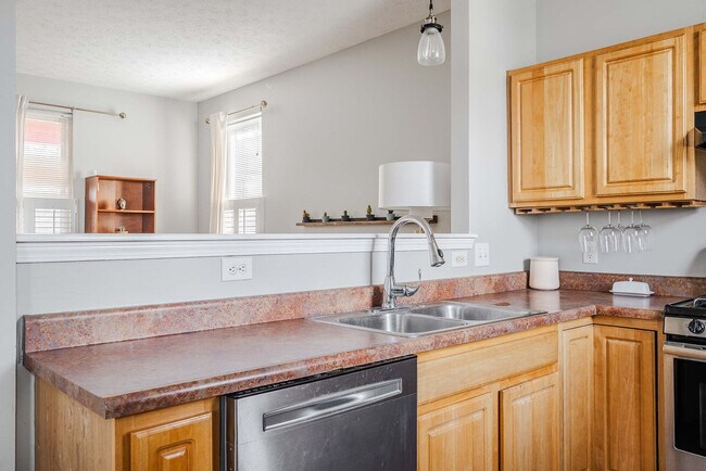 Building Photo - 2318 N New Jersey St