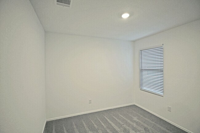 Building Photo - 5925 San Geronimo