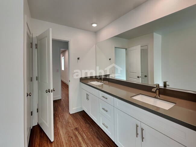 Building Photo - 9156 Liberty Cap Ct