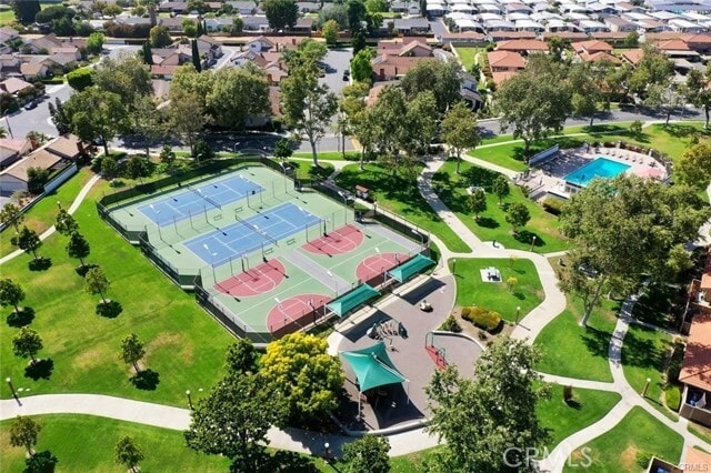 Building Photo - 2352 Dahlia Dr