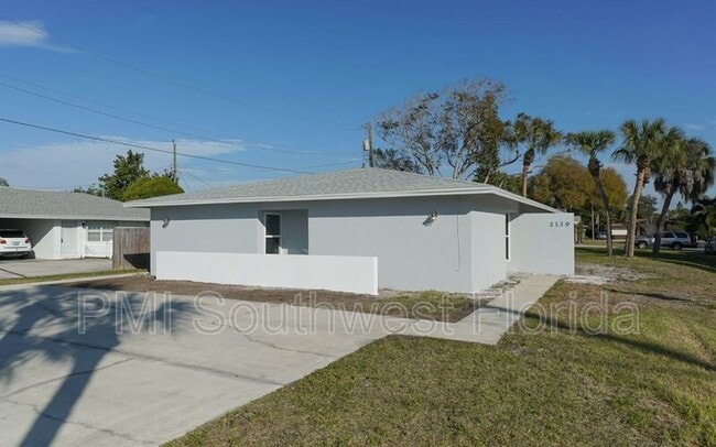 Building Photo - 2137 Couver Dr