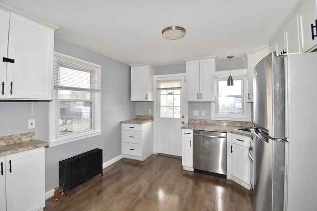 Building Photo - 153 Bosworth St