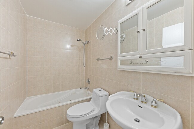 Building Photo - 260 Rodenburg Rd