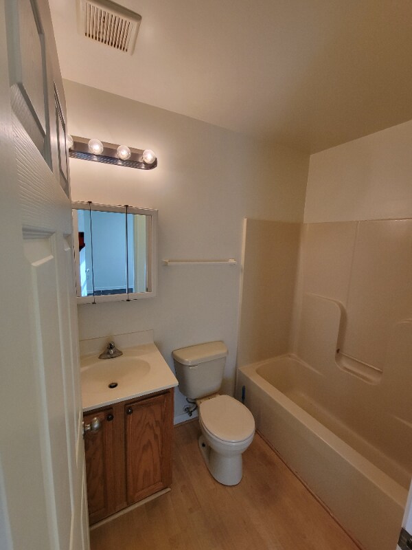 Building Photo - 815 Stoll St