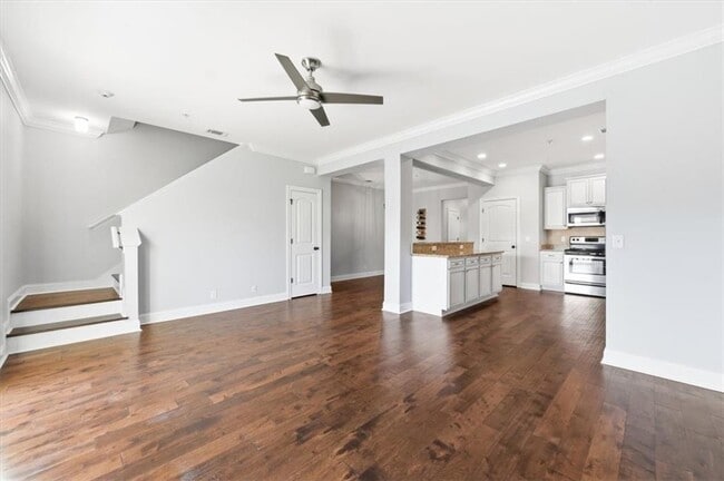 Building Photo - 205 Reserve Ln
