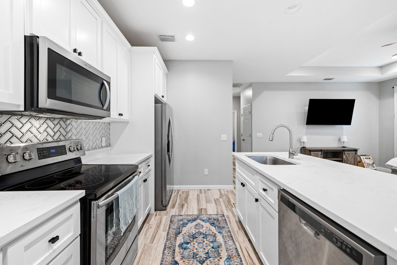 Building Photo - 212 Romanza Pl