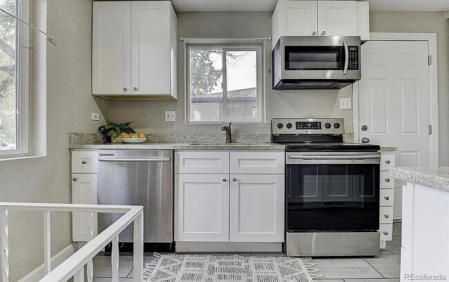 Building Photo - 815 S Eliot St