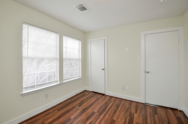 Building Photo - 11924 Prior Park Dr