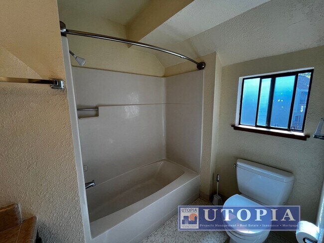 Building Photo - Charming Santa Cruz Townhouse: 3 Beds, 2.5 Baths with Private Patio, Spacious Layout, and Prime L...