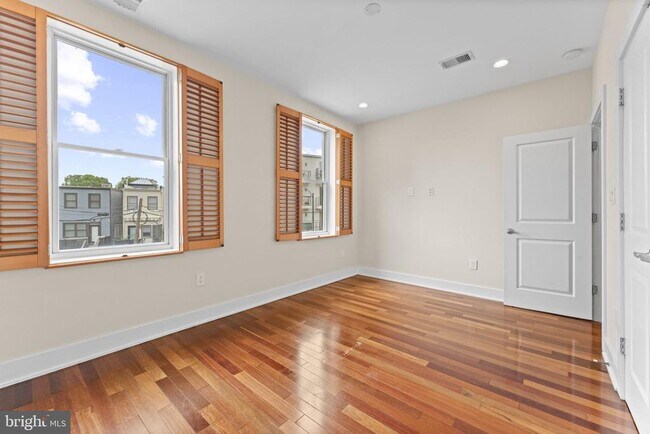 Building Photo - 440 Rhode Island Ave NW