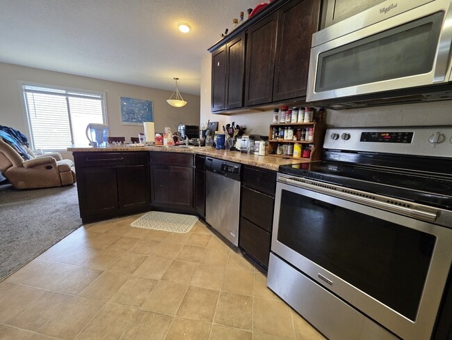 Building Photo - 3817 Marigold Dr