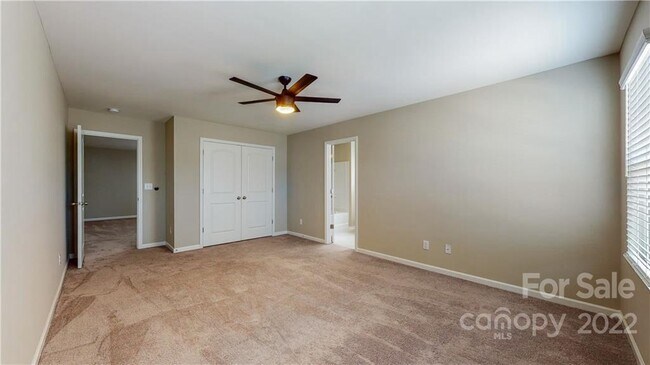 Building Photo - 8550 River Ridge Dr