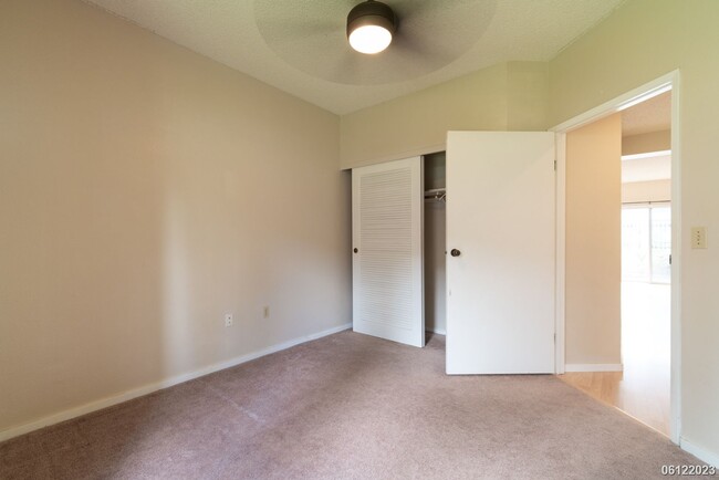 Building Photo - 2 Bd 1 bath 2 Pkg - Mililani Mauka - 95-10...