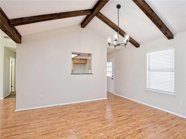 Building Photo - 604 Hill Cove