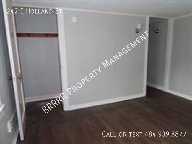 Building Photo - 242 E Holland St