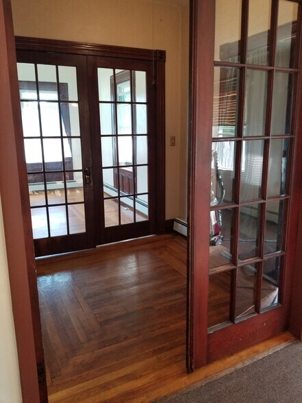 Foyer - 71 Gough Ave