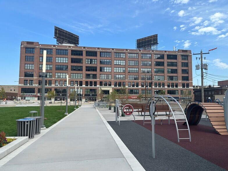 Pedro Park - 500 Robert St N