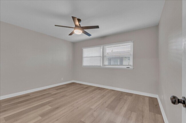 Building Photo - 4943 Coldwater Canyon Ave