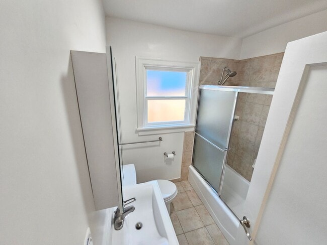 Building Photo - Beautiful Palo Alto Bungalow