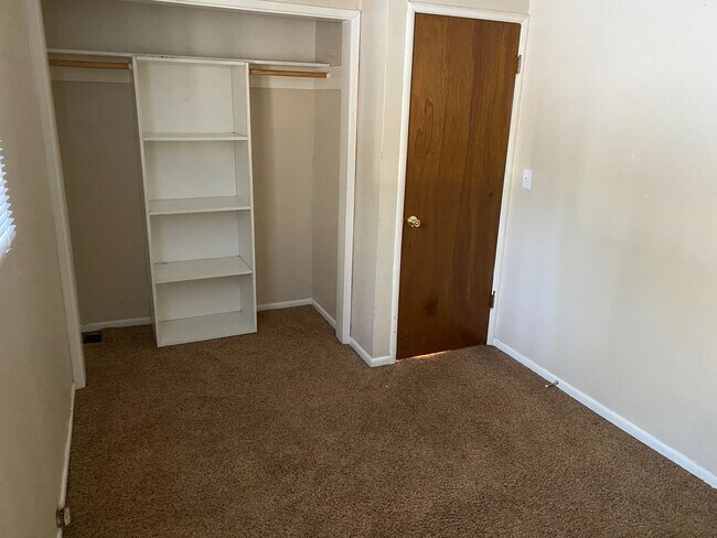 Building Photo - AL378-Mata, Sergio