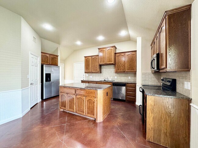 Building Photo - 9800 Salem Way