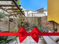 Building Photo - 3018 Baldwin St