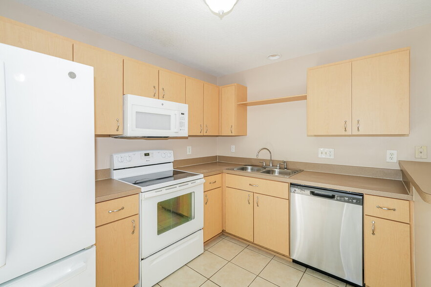 Building Photo - 5133 Anclote River St