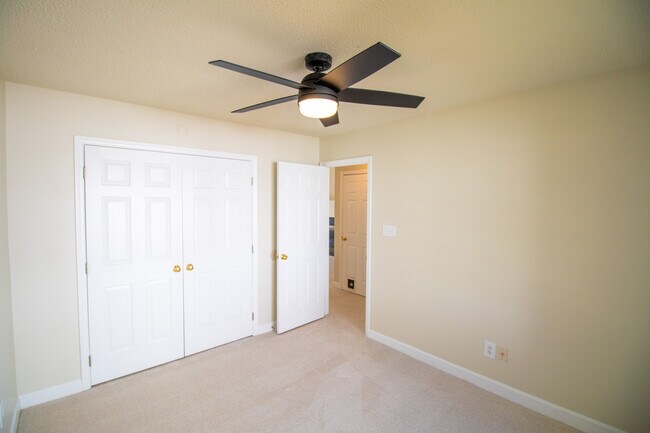 Building Photo - 223 Gregory Dr