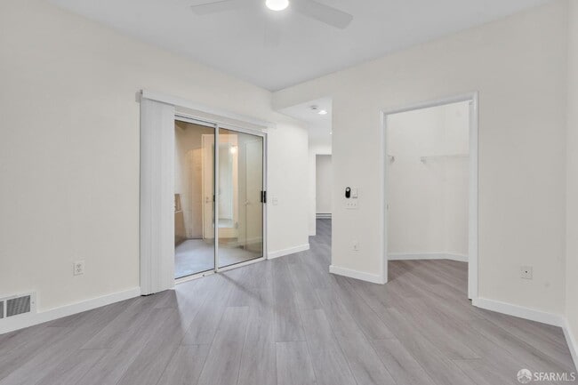 Building Photo - 200 Caldecott Ln