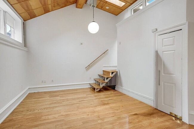 Building Photo - 1631 16th St NW
