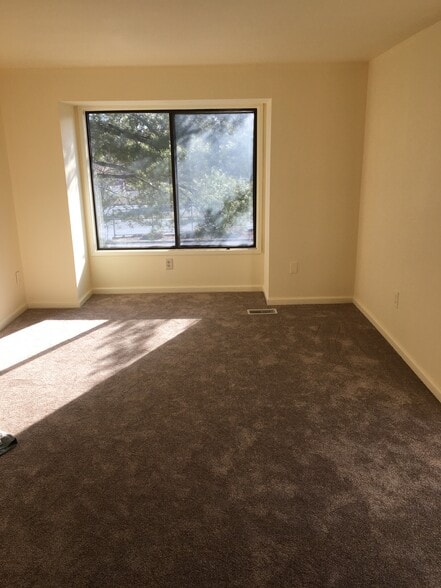 Building Photo - 9709 Docena Dr