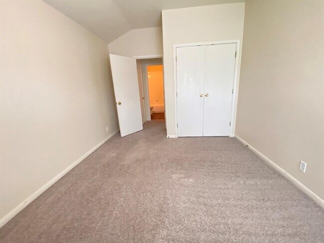 Building Photo - 9402 Magna Carta Loop