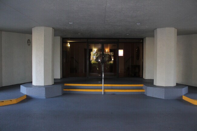 Building Photo - 6372 La Costa Dr