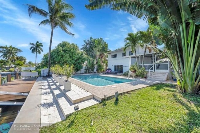 Building Photo - 1771 NE 35th St