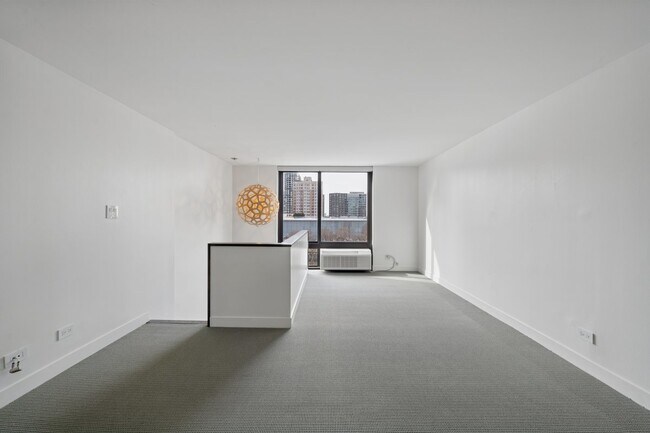 Building Photo - 1221 N Dearborn St