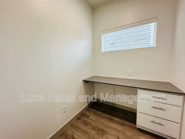Building Photo - 7907 NW 135th Terrace