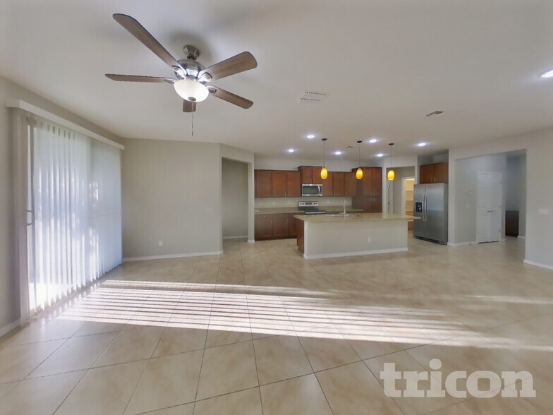 Building Photo - 34953 N Open Range Dr