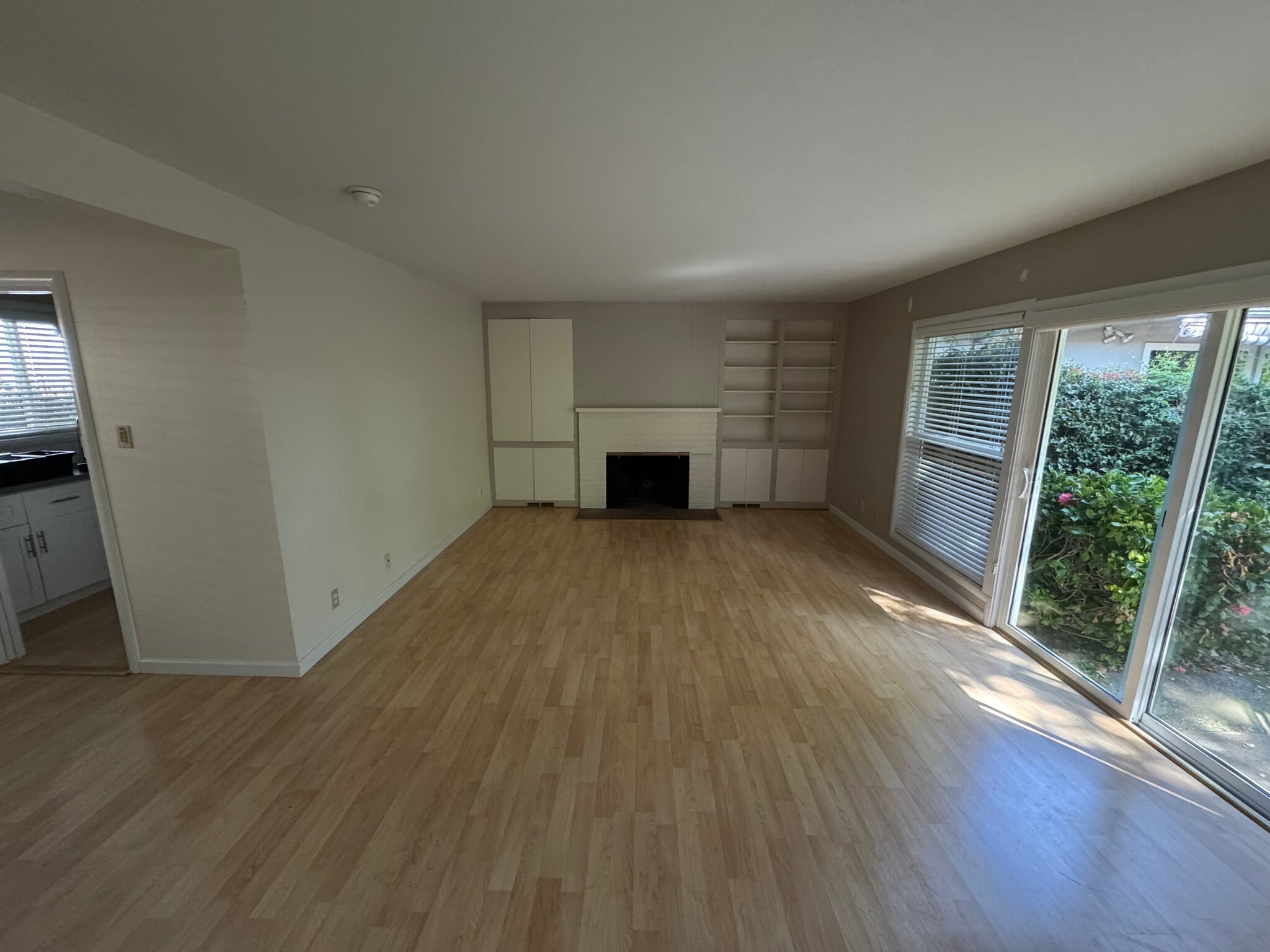 Building Photo - 1927 5th Ave