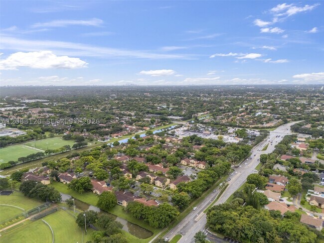Building Photo - 1076 Coral Club Dr